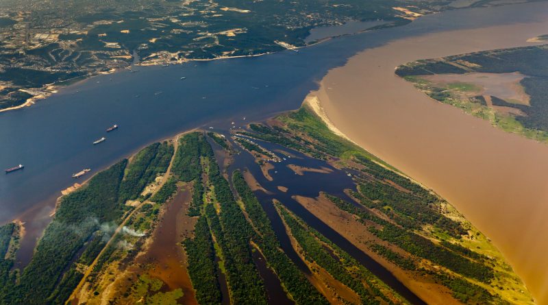 Cruising the mightiest river on Earth: Amazon